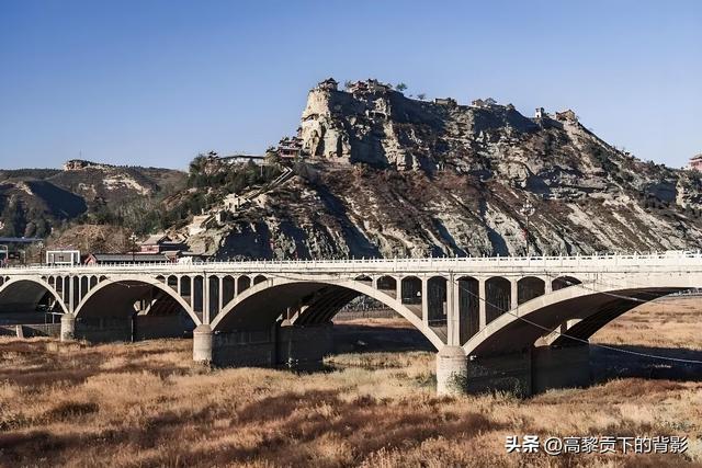 神木二郎山游记：驼峰峭壁寻古庙，一笔架起天地间