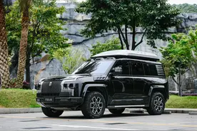 新车 | 预售109.8万元/可选装车载无人机 仰望U8越野玩家版实车亮相图片