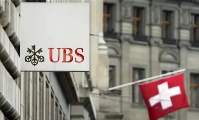 历史开了个玩笑，先倒下的不是乌克兰，而是百年中立的瑞士？