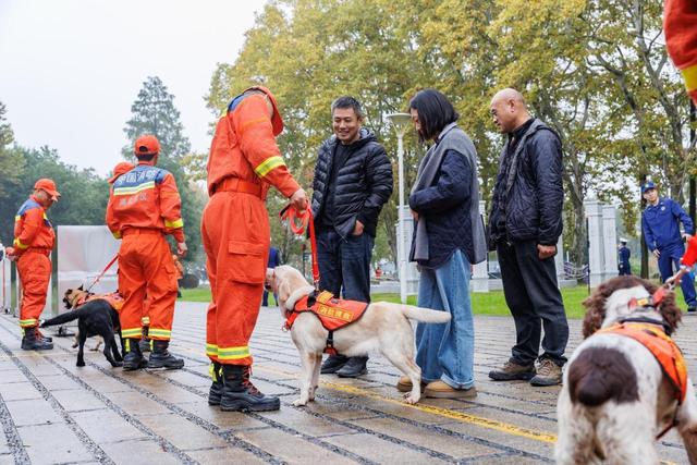 武汉消防宣传月启动 武汉消防文化主题公园开园