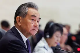 中国维和部队遭袭后，王毅外长连打两个电话，苦口婆心，意味深长图片