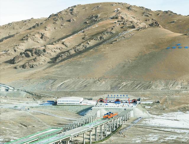 天山这下子又火了，不只是因为通了一条胜利隧道