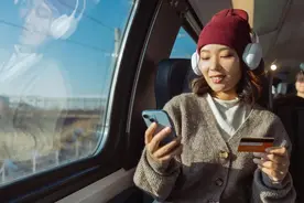 私处感染！女子火车40小时未换卫生巾图片