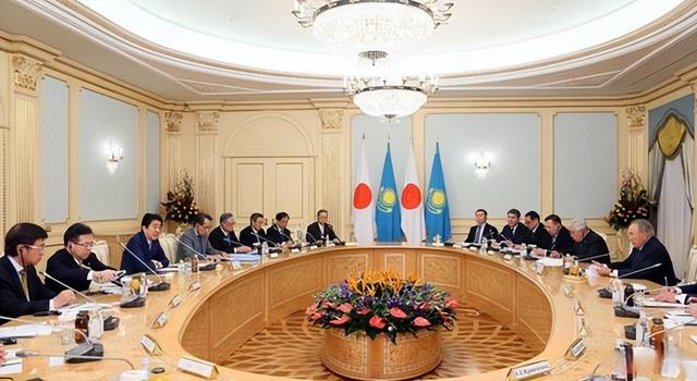 中国奉陪到底！《东京宣言》发布，日文版超过7页，高市换新打法