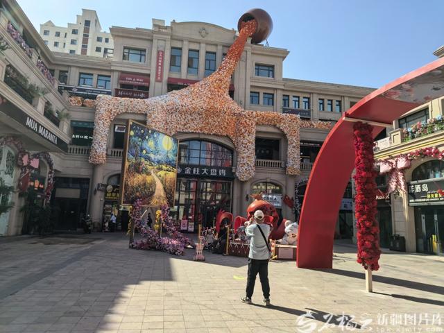 “十一”假期 乌鲁木齐“微更新”街巷成游客热门打卡地