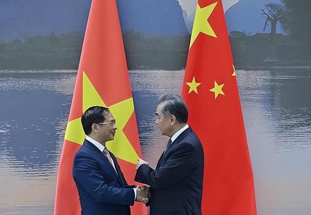 越南正式就台海问题表态，谁来了都没用，留给高市的时间不多了