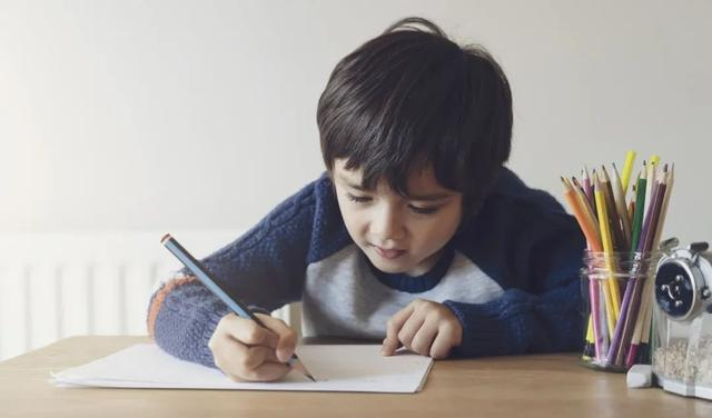 不懂套路	，孩子“戒磨蹭”很难！这3个心理学效应家长快用起来