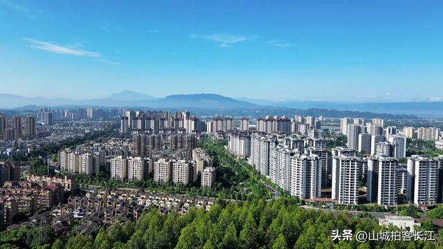 四川山区藏着的宝藏县，头牌景点体验感比峨眉山好，正在建设机场
