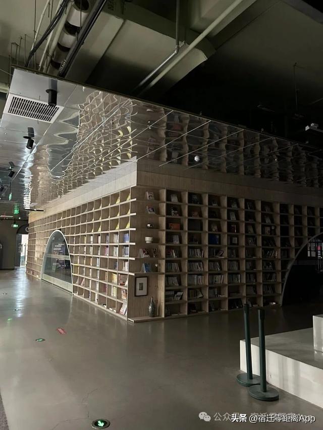 空荡荡、黑漆漆，实拍宿迁八角楼书店现状！