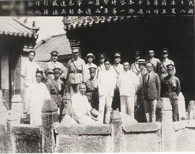 蒋介石退守台湾之前，谁在管理台湾，为何老蒋一去他就主动让位？