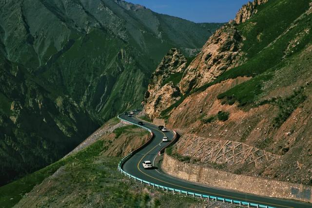 草原花海，塞外江南——超全新疆伊犁旅游攻略