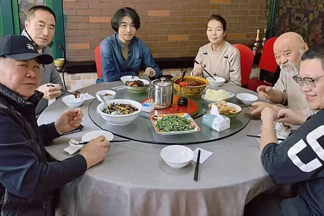 70岁的李琦：曾每天2包烟，顿顿8两酒，跟去世前的杨少华如出一辙