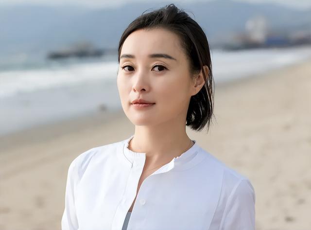 整容脸又来霍霍央视谍战剧？呆板僵硬、一脸苦相，难怪观众不买账