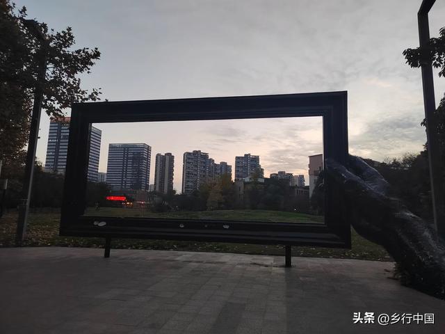 钢轨上的全球革命：两洋铁路如何以“五盟会师”撕裂美国霸权铁幕