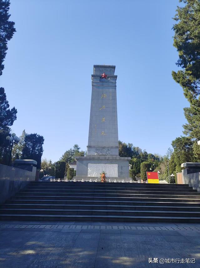 马丁公路、水上红叶的秋景没看到，却被日落和水库给震撼了