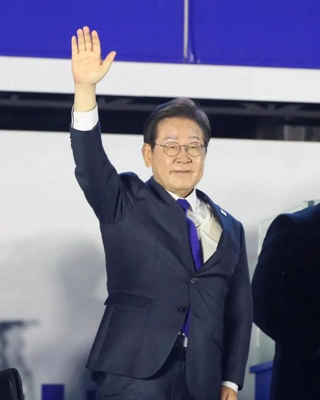 首个拒绝出席中国阅兵的总统出现？既在意料之外，又在情理之中