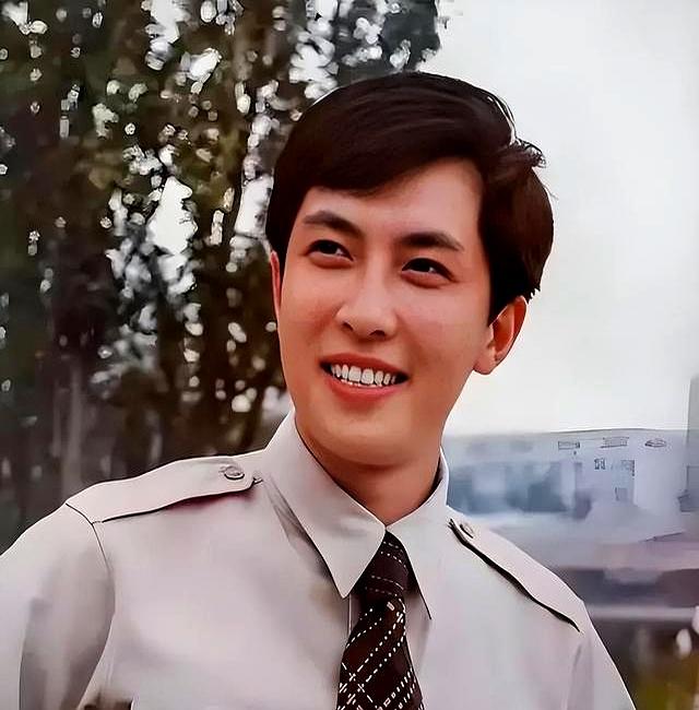 没想到九三阅兵才过去4天，令人担心的事情就在唐国强身上发生了