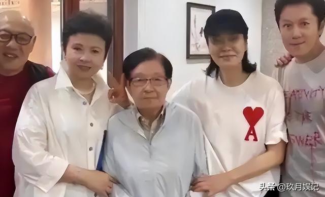 逃到国外近一年，57岁金星近况曝光，这次她还能得到大众原谅吗？