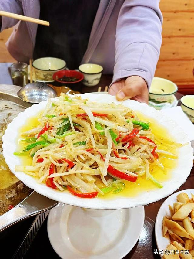 低调的昭通快藏不住了，其貌不扬的美食竟然这么好吃！