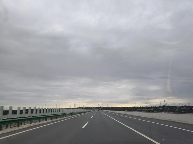 我们今天本来要去兰州水墨丹霞，却在会宁县被战友"俘虏”了