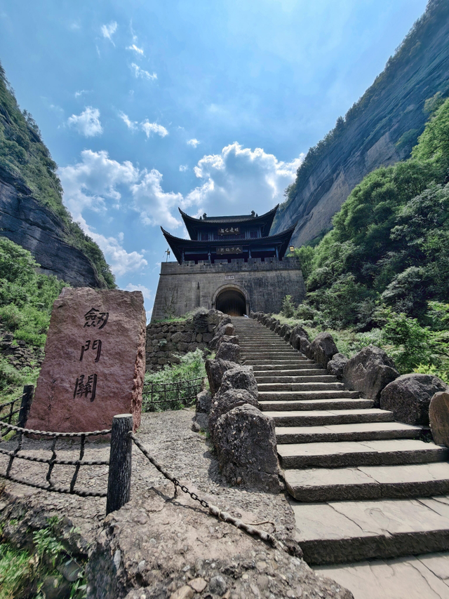 中国十大雄关，你能说出几个？给个提示，山海关排第一
