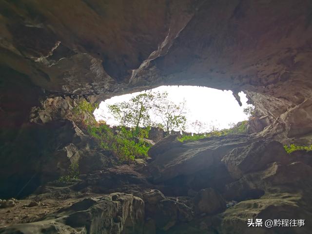 寻找一个最为艰难的躲匪洞，我难到达，土匪也难以到达