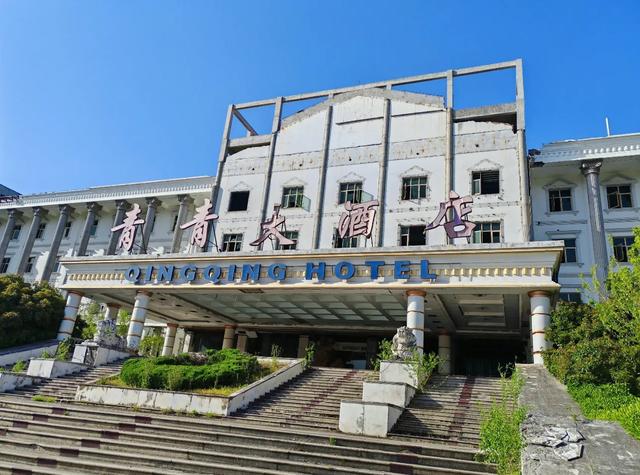 上海青青旅游世界：比迪士尼大两倍的乐园如何沦为网红废墟？