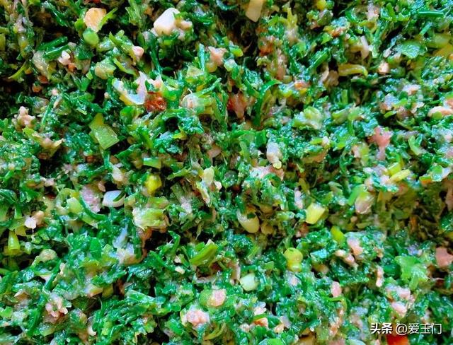 冬天，这菜使劲吃！一解毒，二对眼睛好，三护肝，冬天包饺子真香