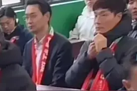 新赛季的第一堂课，河南队出征总动员，潘龙南基一上演同桌的你！图片