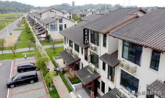 “双节”叠加催热旅游市场 赤壁特色住宿预订火爆