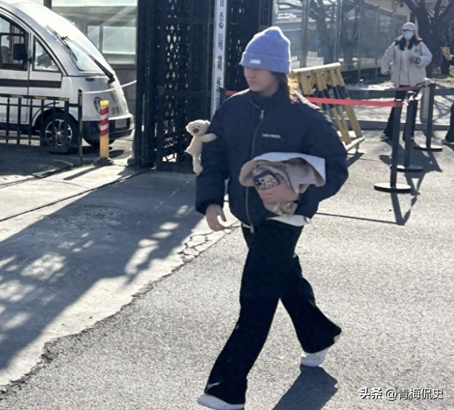 全红婵重返国家队	，身高接近170，笑容满面留起长发，瘦了不少