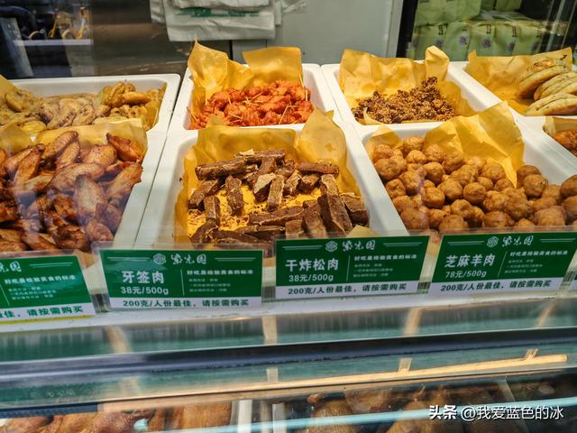 参观北京的中国电影博物馆，虽然距市区很远，但值得跑一趟