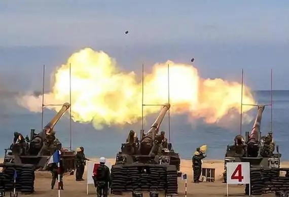 特朗普终于回应了，想一句话就镇住场子，解放军离登岛只差一步！