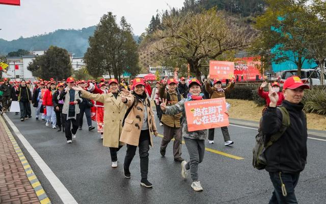 从湾区到老区！300人齐赴韶关红色之约