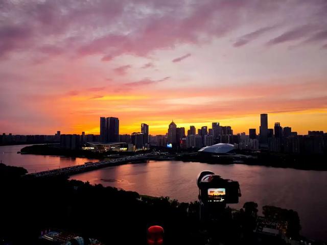 台风前的晚霞，是大自然提醒我们“早点回家”的信号