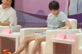 全红婵回母校演讲，坐姿谈吐再被网友攻击：除跳水，其他素质太低图片