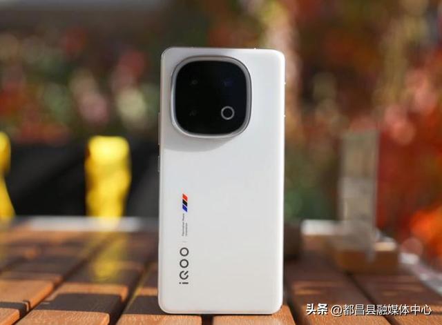 2025买vivo手机，推荐这3款公认“口碑好”，性价比高入手不吃亏