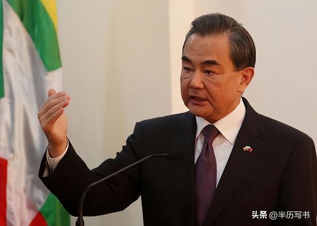 印尼这回彻底想通了，不靠西方靠中国，高层访华当场立下重磅承诺