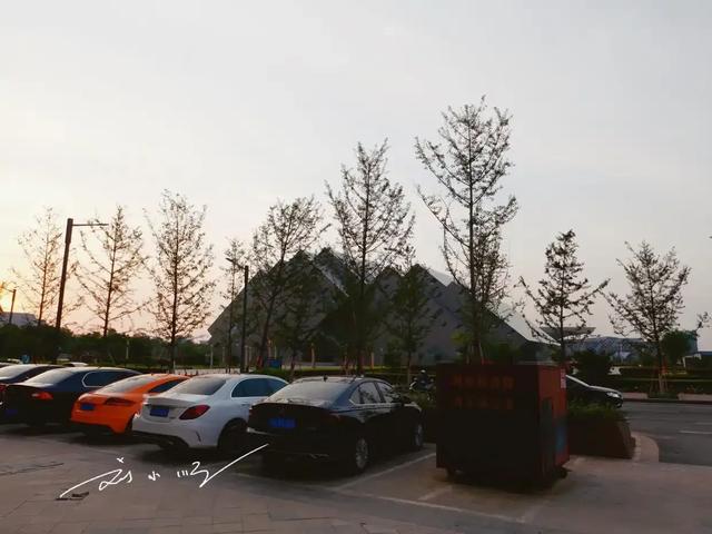 江苏这个县有意思：名字带“海”却不靠海，还是世界水晶之都？