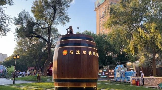 彻底火了！哈尔滨花园街历史文化街区10天吸引180万人次