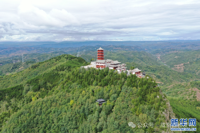 险奇峻秀云华山