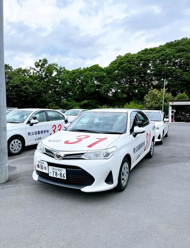 安徽小伙到日本开餐厅年入百万，娶小7岁美娇妻，定居日本23年