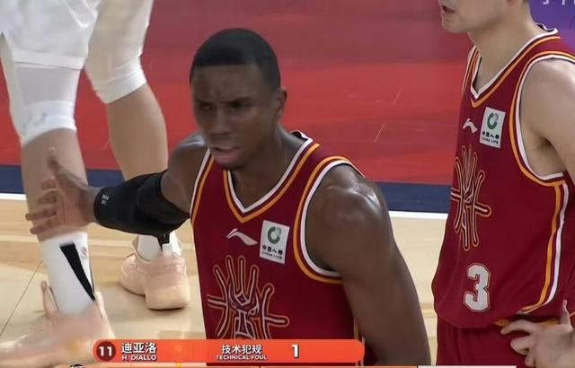 输球又输人！残阵北京复仇山西 CBA刺头连续3场吃T 球迷吐口水丢人