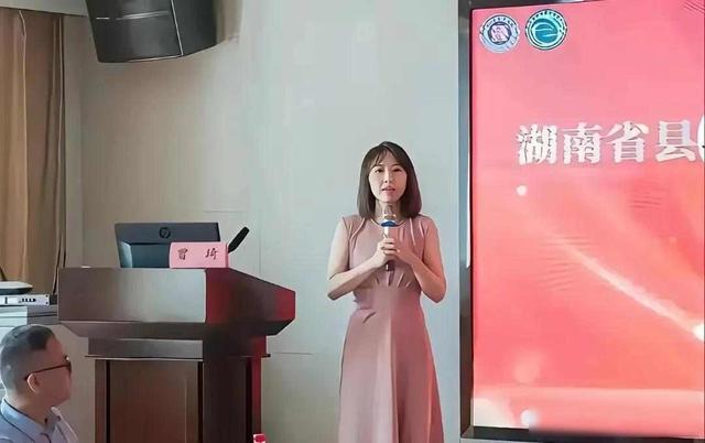 院长夫人正脸照曝光！长的端庄大气是护士长，老公出轨她一言不发