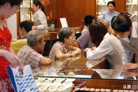 震惊！在香港买这个东西到内地卖，一天赚7000！图片