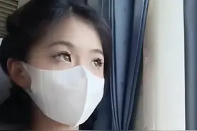 长得帅就是好！男子坐高铁靠女生肩膀睡觉，女生：好可爱！图片