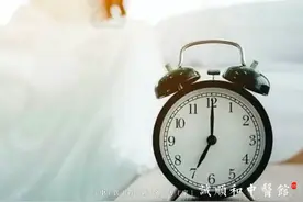 你长期早醒吗？几点早醒表明对应脏腑向你发出求救信号！图片