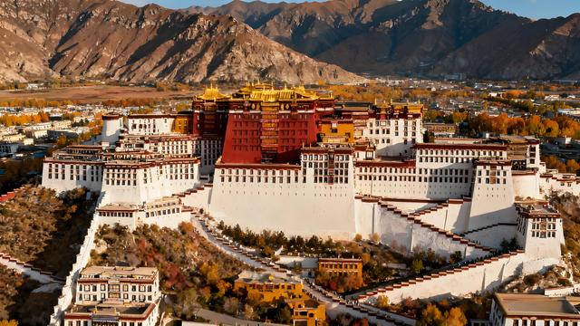 金风裁云绘穹庐，秋色蘸露染圣城 —— 雪域高原上的鎏金诗卷