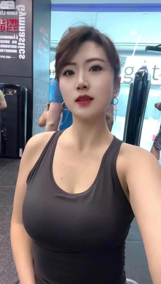 辽宁健美冠军吴凡：神仙比例+绝美容颜，秒杀陈好？