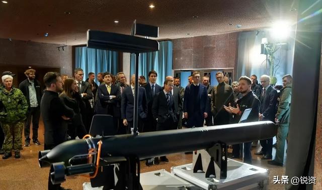 俄军黑海舰队司令气得吐血：乌克兰血洗俄军军港，潜艇遭袭大爆炸